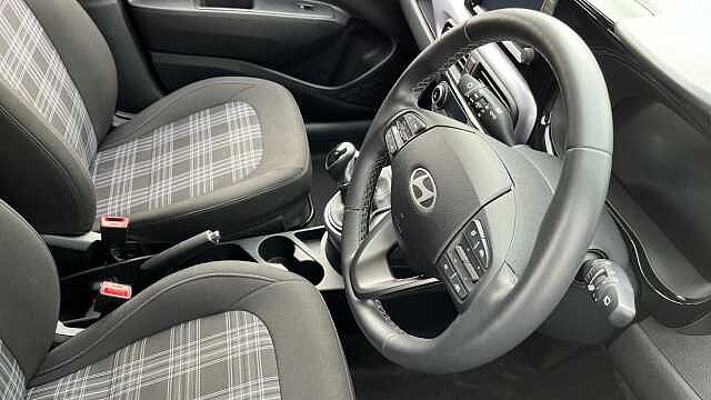 Hyundai I10 I10 PREMIUM 1.0 67PS AMT MY24 PHANTOM BLACK