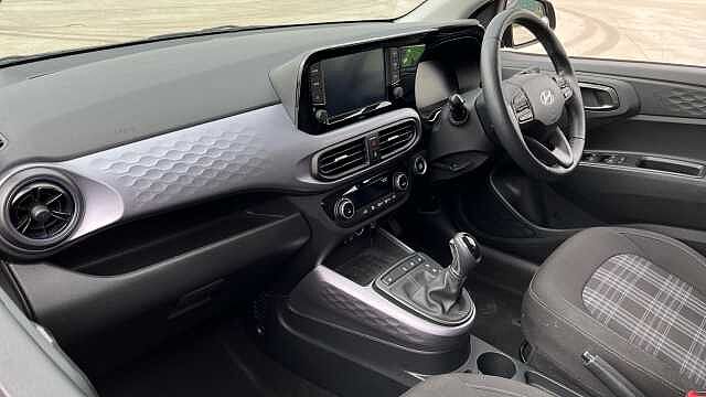 Hyundai I10 I10 PREMIUM 1.0 67PS AMT MY24 PHANTOM BLACK