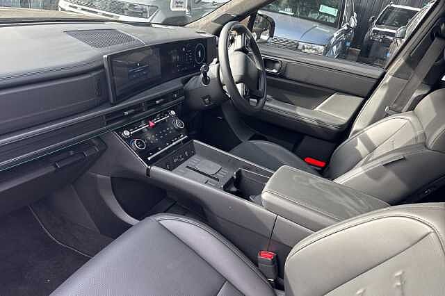 Hyundai SANTA FE 1.6 TGDi Hybrid Calligraphy 5dr Auto **SIDE STEPS FITTED**