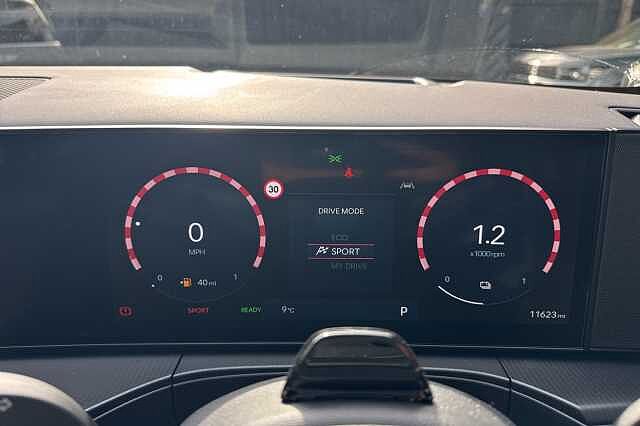 Hyundai SANTA FE 1.6 TGDi Hybrid Calligraphy 5dr Auto **SIDE STEPS FITTED**