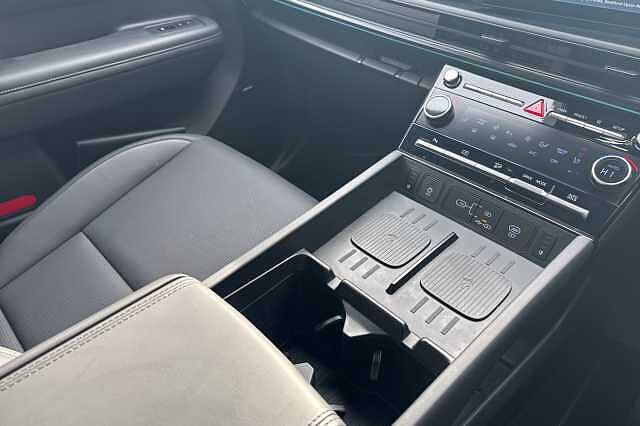 Hyundai SANTA FE 1.6 TGDi Hybrid Calligraphy 5dr Auto **SIDE STEPS FITTED**