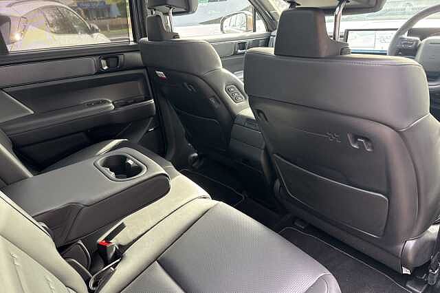 Hyundai SANTA FE 1.6 TGDi Hybrid Calligraphy 5dr Auto **SIDE STEPS FITTED**