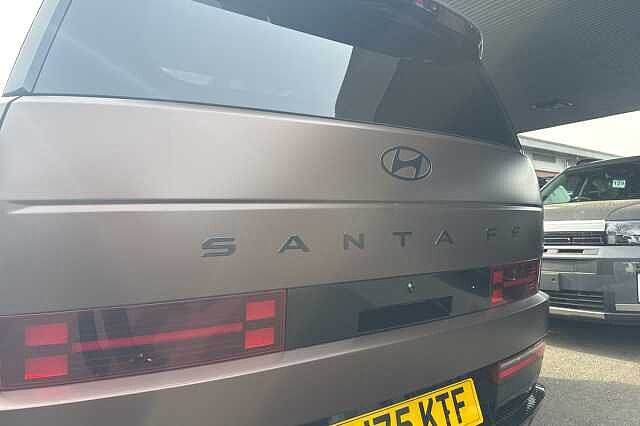 Hyundai SANTA FE 1.6 TGDi Hybrid Calligraphy 5dr Auto **SIDE STEPS FITTED**