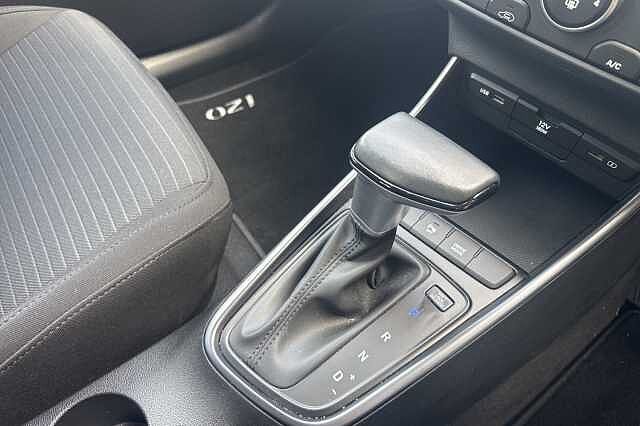 Hyundai I20 1.0T GDi 48V MHD SE Connect 5dr DCT White