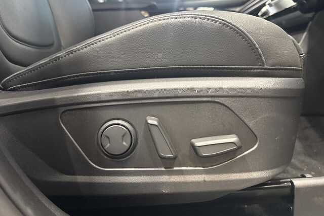 Hyundai TUCSON 1.6T Hybrid Ultimate 5dr Auto **PRE-REG - DELIVERY MILES** Black