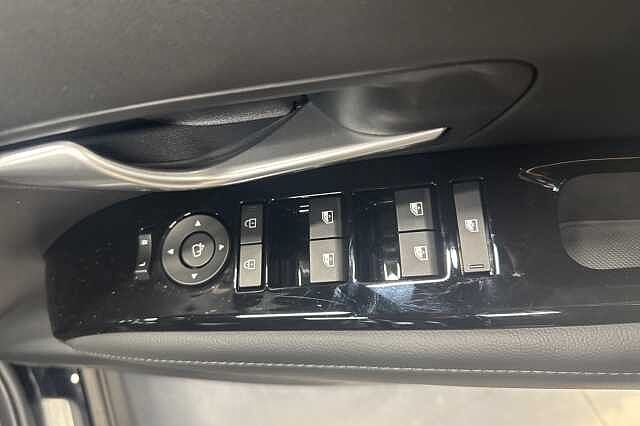 Hyundai TUCSON 1.6T Hybrid Ultimate 5dr Auto **PRE-REG - DELIVERY MILES** Black