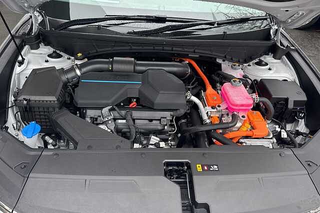 Hyundai TUCSON 1.6T Hybrid Ultimate 5dr Auto  **PRE-REG - DELIVERY MILES** Silver