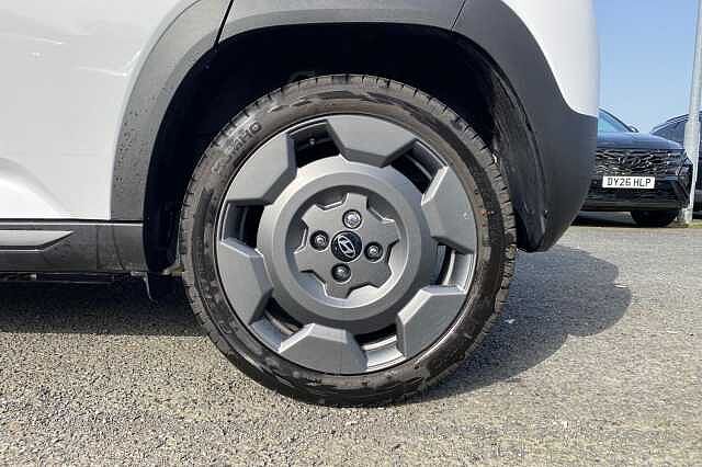 Hyundai INSTER 5dr Hat 85kw Cross 49kwh Atlas White