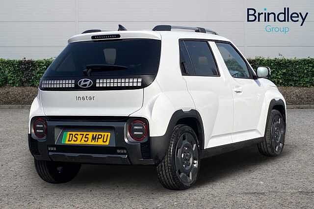Hyundai INSTER 5dr Hat 85kw Cross 49kwh Atlas White