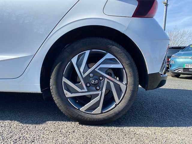 Hyundai I20 1.0 T-GDi Advance Hatchback 5dr Petrol DCT Euro 6 (s/s) (100 ps) Atlas White