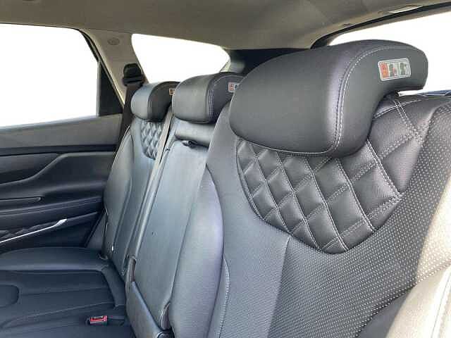 Hyundai SANTA FE 1.6 h T-GDi Premium SUV 5dr Petrol Hybrid Auto Euro 6 (s/s) (230 ps) White