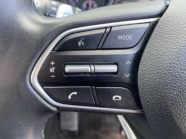 Hyundai SANTA FE 1.6 h T-GDi Premium SUV 5dr Petrol Hybrid Auto Euro 6 (s/s) (230 ps) White