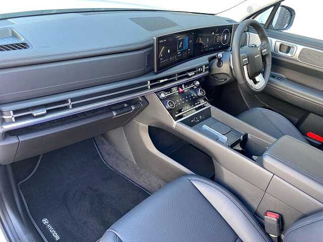 Hyundai SANTA FE 1.6 T-GDi 13.8kWh Premium SUV 5dr Petrol Plug-in Hybrid Auto 4WD Euro 6 (s/s) (7 White