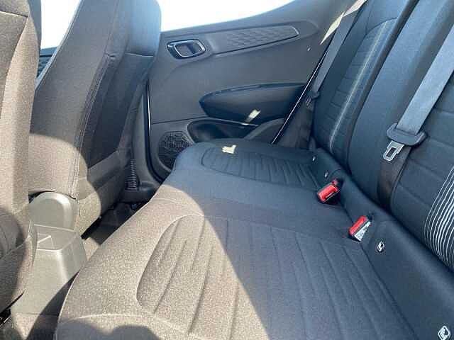 Hyundai I10 1.0 Advance Hatchback 5dr Petrol Manual Euro 6 (s/s) (63 ps) White