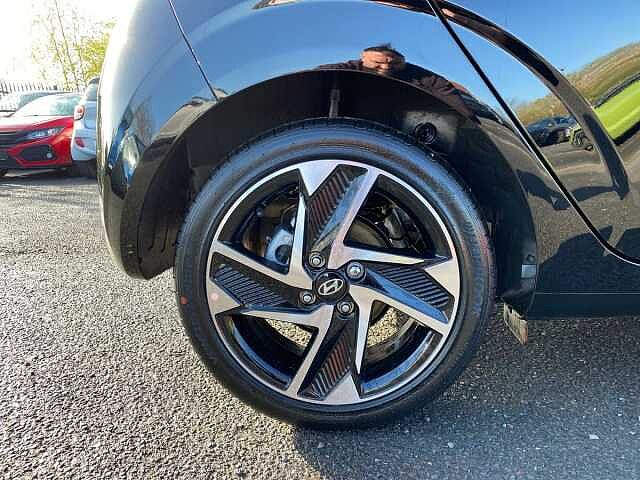 Hyundai I10 1.2 Premium Hatchback 5dr Petrol Manual Euro 6 (s/s) (79 ps) Black