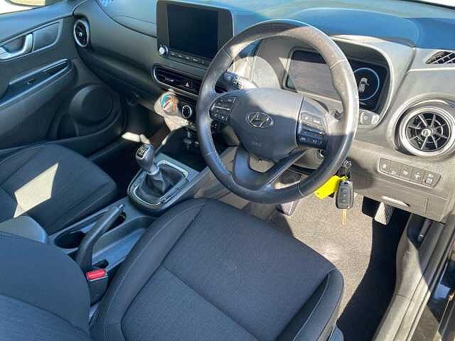 Hyundai KONA 1.0 TGDi 48V MHEV SE Connect 5dr Pearl - Phantom black