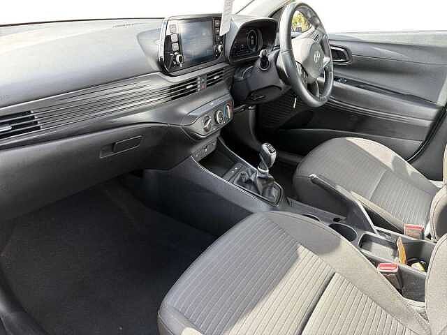 Hyundai I20 1.0T GDi 48V MHD SE Connect 5dr Polar white