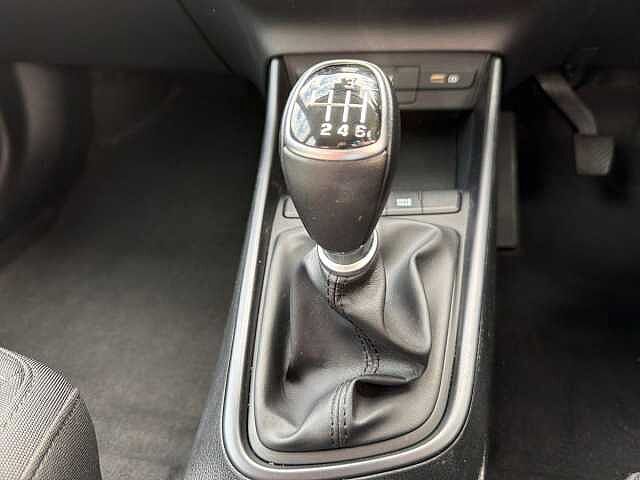 Hyundai I20 1.0T GDi 48V MHD SE Connect 5dr Polar white