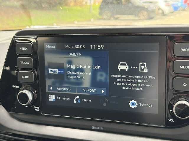 Hyundai I20 1.0T GDi 48V MHD SE Connect 5dr Polar white