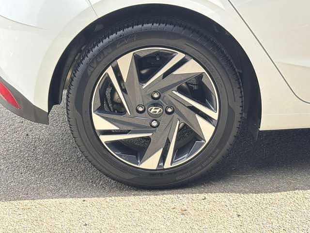 Hyundai I20 1.0T GDi 48V MHD SE Connect 5dr Polar white