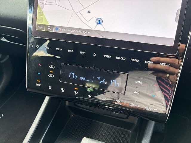 Hyundai TUCSON 1.6 TGDi 48V MHD SE Connect 5dr 2WD DCT Abyss Black