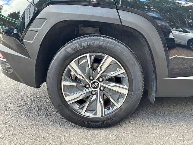 Hyundai TUCSON 1.6 TGDi 48V MHD SE Connect 5dr 2WD DCT Abyss Black