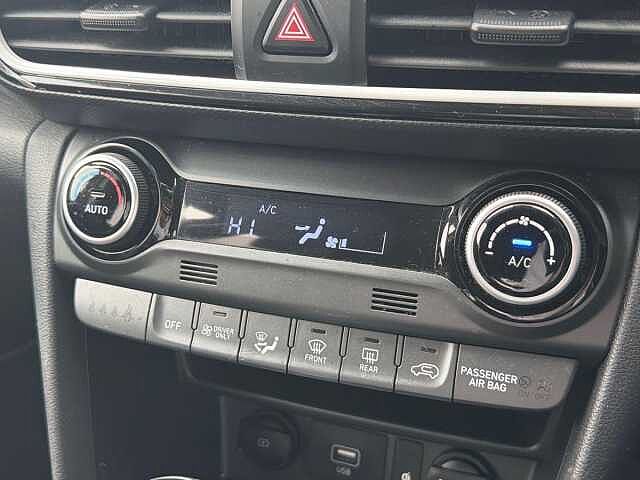 Hyundai KONA 1.6 GDi Hybrid Premium SE 5dr DCT Red