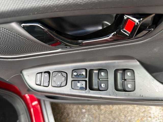 Hyundai KONA 1.6 GDi Hybrid Premium SE 5dr DCT Red