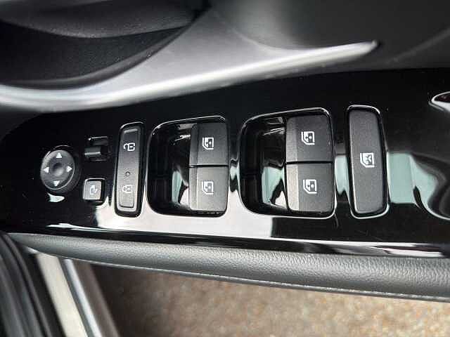 Hyundai TUCSON 1.6 TGDi Plug-in Hybrid Ultimate 5dr 4WD Auto Shimmering Silver