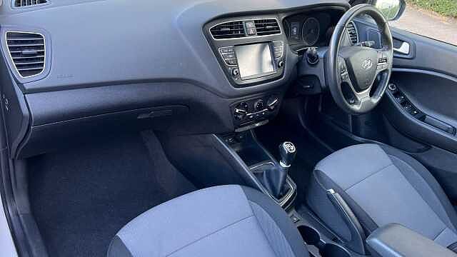 Hyundai I20 1.2 Play Hatchback 5dr Petrol Manual Euro 6 (s/s) (84 ps) White