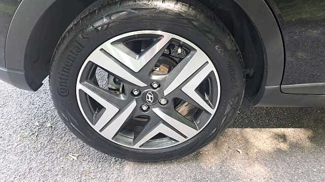 Hyundai BAYON 1.0 T-GDi MHEV Premium SUV 5dr Petrol Hybrid DCT Euro 6 (s/s) (100 ps) Black