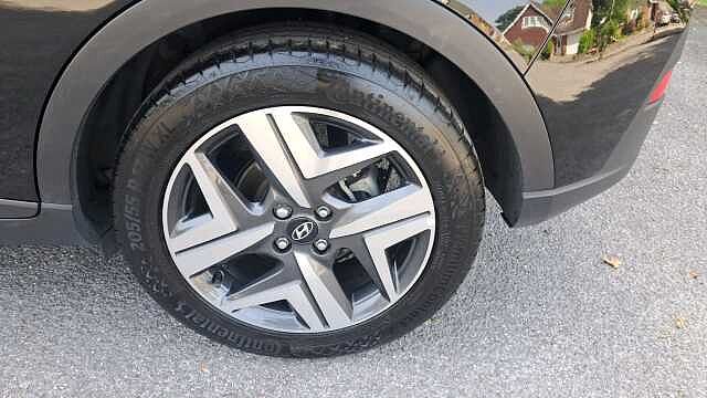 Hyundai BAYON 1.0 T-GDi MHEV Premium SUV 5dr Petrol Hybrid DCT Euro 6 (s/s) (100 ps) Black