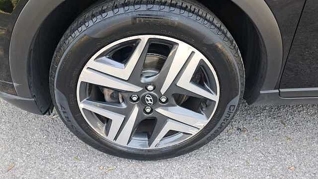 Hyundai BAYON 1.0 T-GDi MHEV Premium SUV 5dr Petrol Hybrid DCT Euro 6 (s/s) (100 ps) Black