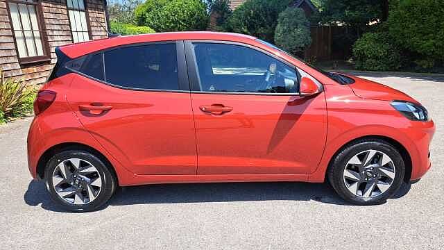 Hyundai I10 1.0 Advance Hatchback 5dr Petrol Auto Euro 6 (s/s) (63 ps) DRAGON RED