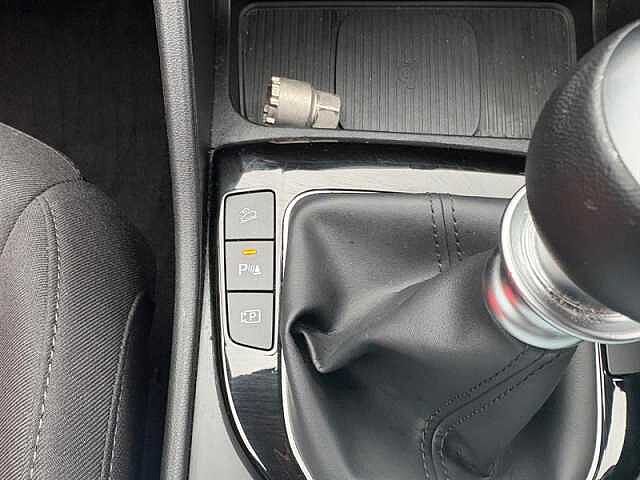 Hyundai TUCSON 1.6 T-GDi Advance SUV 5dr Petrol Manual Euro 6 (s/s) (160 ps) Silver