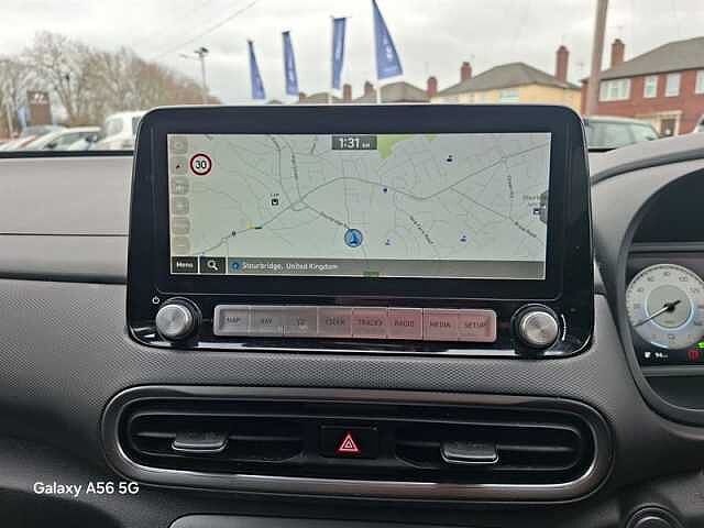 Hyundai KONA 64kWh Premium SUV 5dr Electric Auto (10.5kW Charger) (204 ps) Black