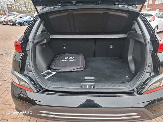 Hyundai KONA 64kWh Premium SUV 5dr Electric Auto (10.5kW Charger) (204 ps) Black