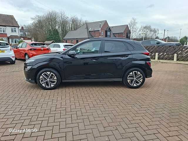 Hyundai KONA 64kWh Premium SUV 5dr Electric Auto (10.5kW Charger) (204 ps) Black