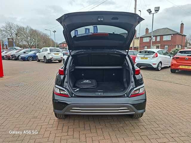 Hyundai KONA 64kWh Premium SUV 5dr Electric Auto (10.5kW Charger) (204 ps) Black