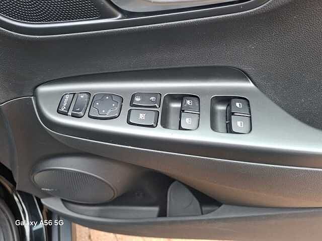 Hyundai KONA 64kWh Premium SUV 5dr Electric Auto (10.5kW Charger) (204 ps) Black