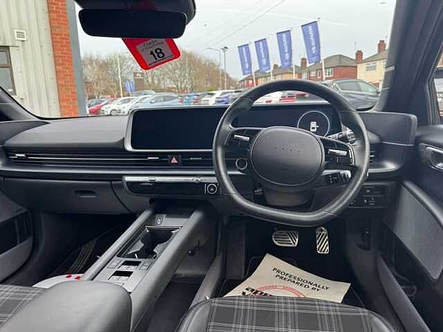 Hyundai IONIQ 6 77.4kWh First Edition Saloon 4dr Electric Auto AWD (325 ps) Grey