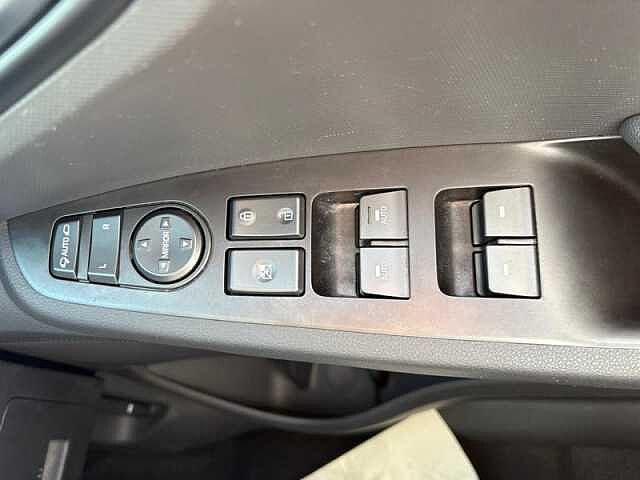 Hyundai IONIQ 38.3kWh Premium Hatchback 5dr Electric Auto (136 ps) White