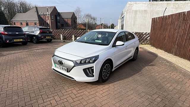 Hyundai IONIQ 38.3kWh Premium Hatchback 5dr Electric Auto (136 ps) White