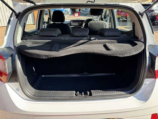 Hyundai I10 1.0 SE Connect Hatchback 5dr Petrol Manual Euro 6 (s/s) (67 ps) White