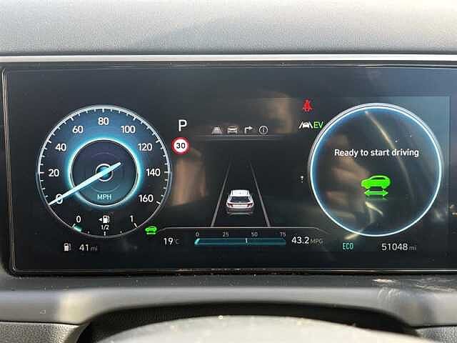 Hyundai TUCSON 1.6 h T-GDi Premium SUV 5dr Petrol Hybrid Auto Euro 6 (s/s) (230 ps) Silver