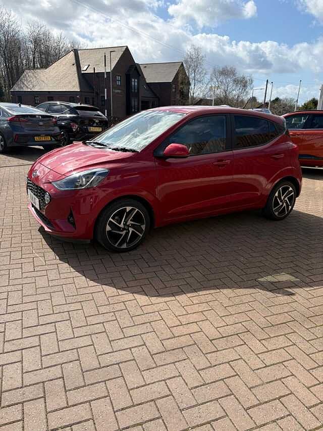Hyundai I10 1.0 Premium Hatchback 5dr Petrol Manual Euro 6 (s/s) (67 ps) Red