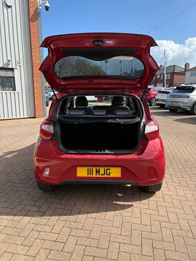 Hyundai I10 1.0 Premium Hatchback 5dr Petrol Manual Euro 6 (s/s) (67 ps) Red