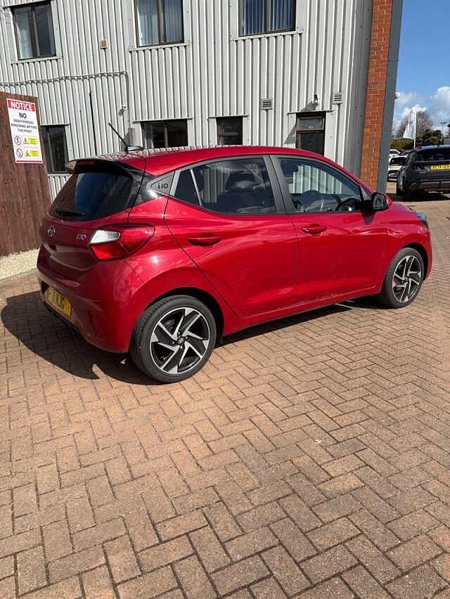 Hyundai I10 1.0 Premium Hatchback 5dr Petrol Manual Euro 6 (s/s) (67 ps) Red