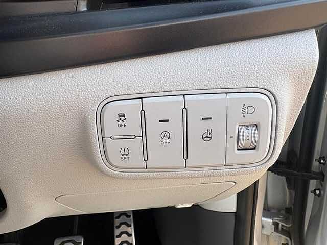 Hyundai BAYON 1.0 T-GDi MHEV Ultimate SUV 5dr Petrol Hybrid Manual Euro 6 (s/s) (120 ps) Silver