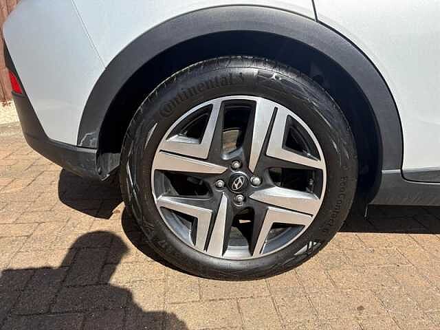 Hyundai BAYON 1.0 T-GDi MHEV Ultimate SUV 5dr Petrol Hybrid Manual Euro 6 (s/s) (120 ps) Silver